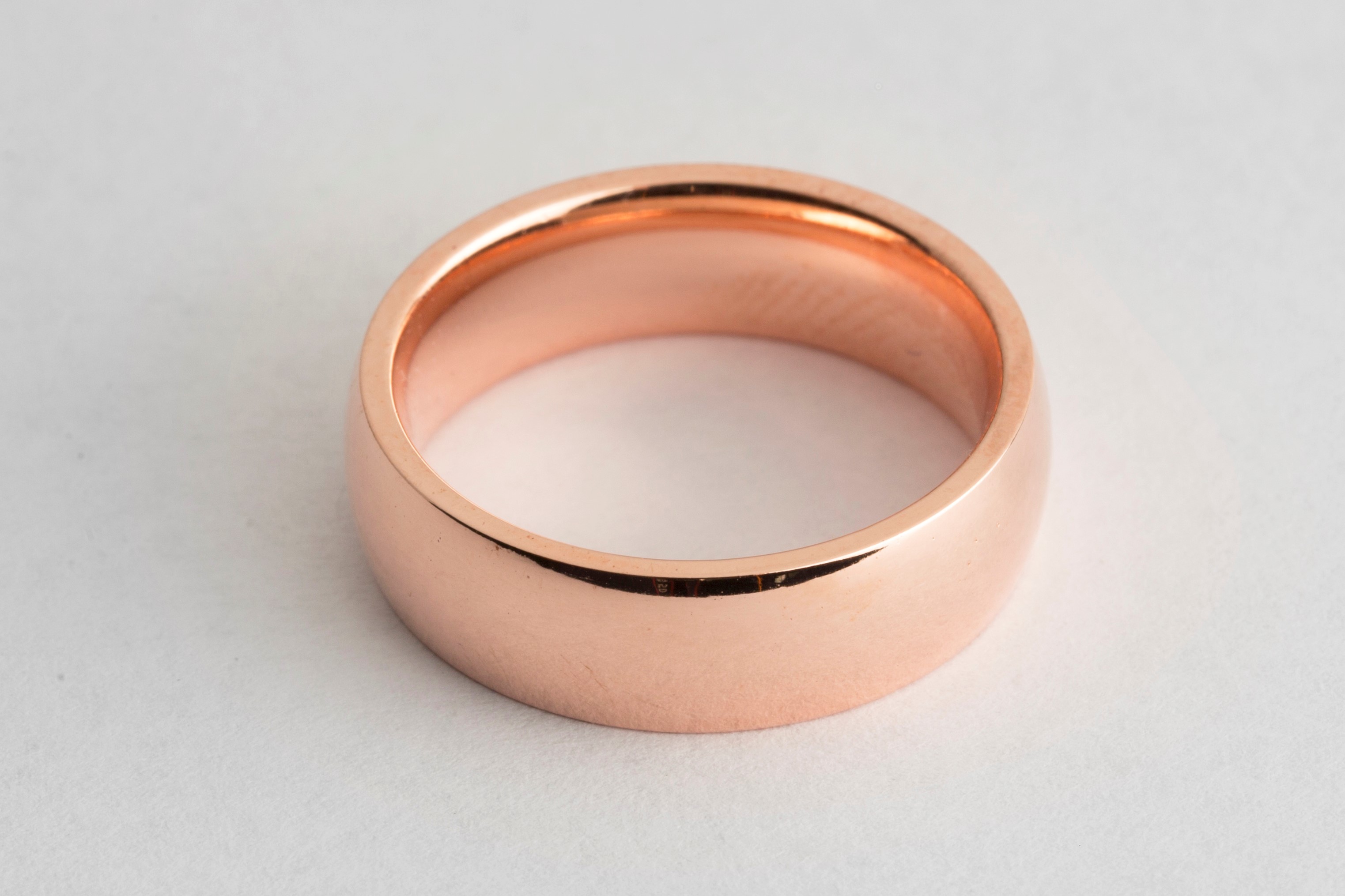 Wedding ring electroplated in rose gold solution